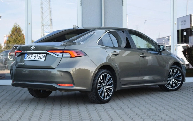 Toyota Corolla cena 81000 przebieg: 92494, rok produkcji 2019 z Karpacz małe 254